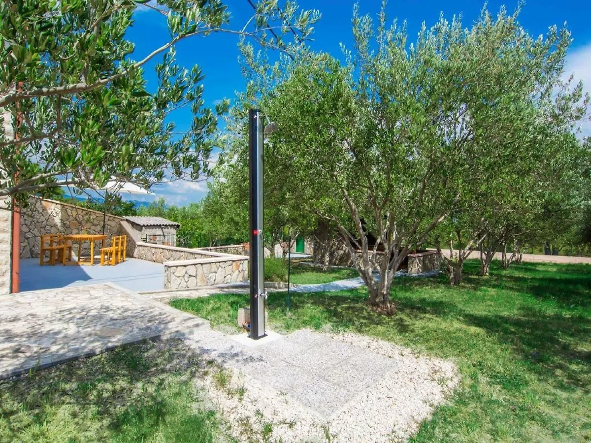 Vacation House Maslina Rupalj